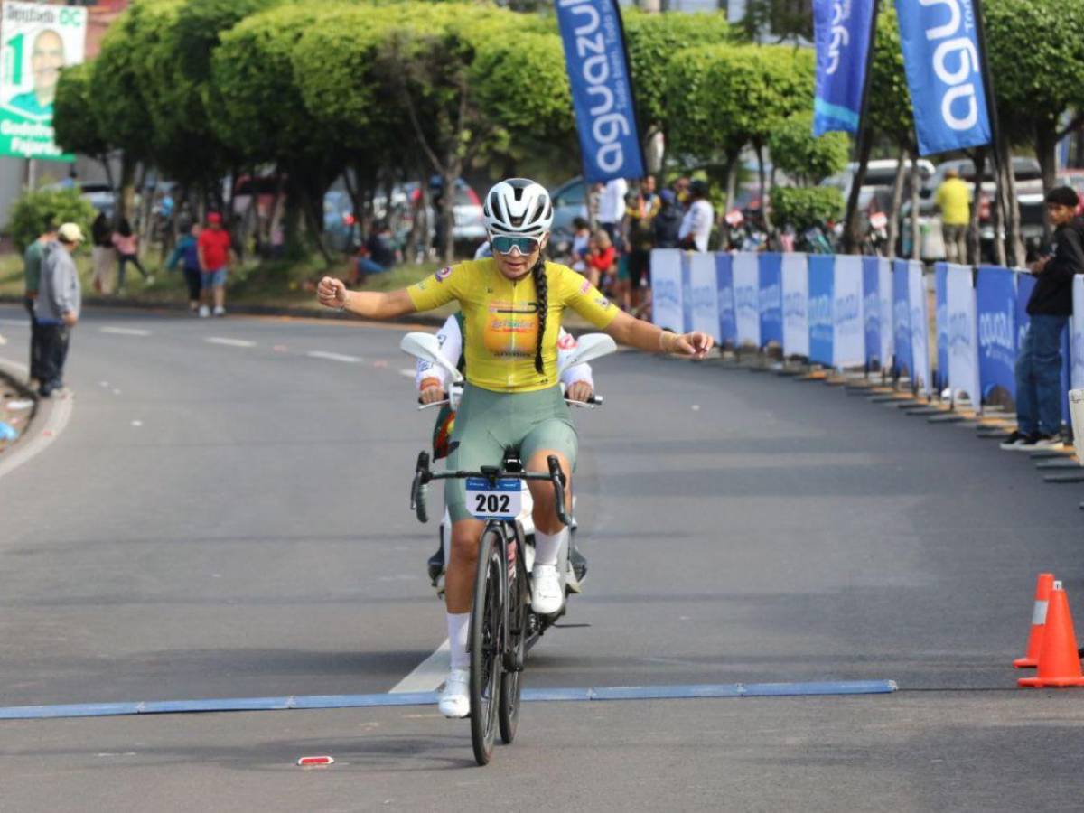 Karen Amaya se convierte en la bicampeona de la élite femenina en la Vuelta EL HERALDO 2025