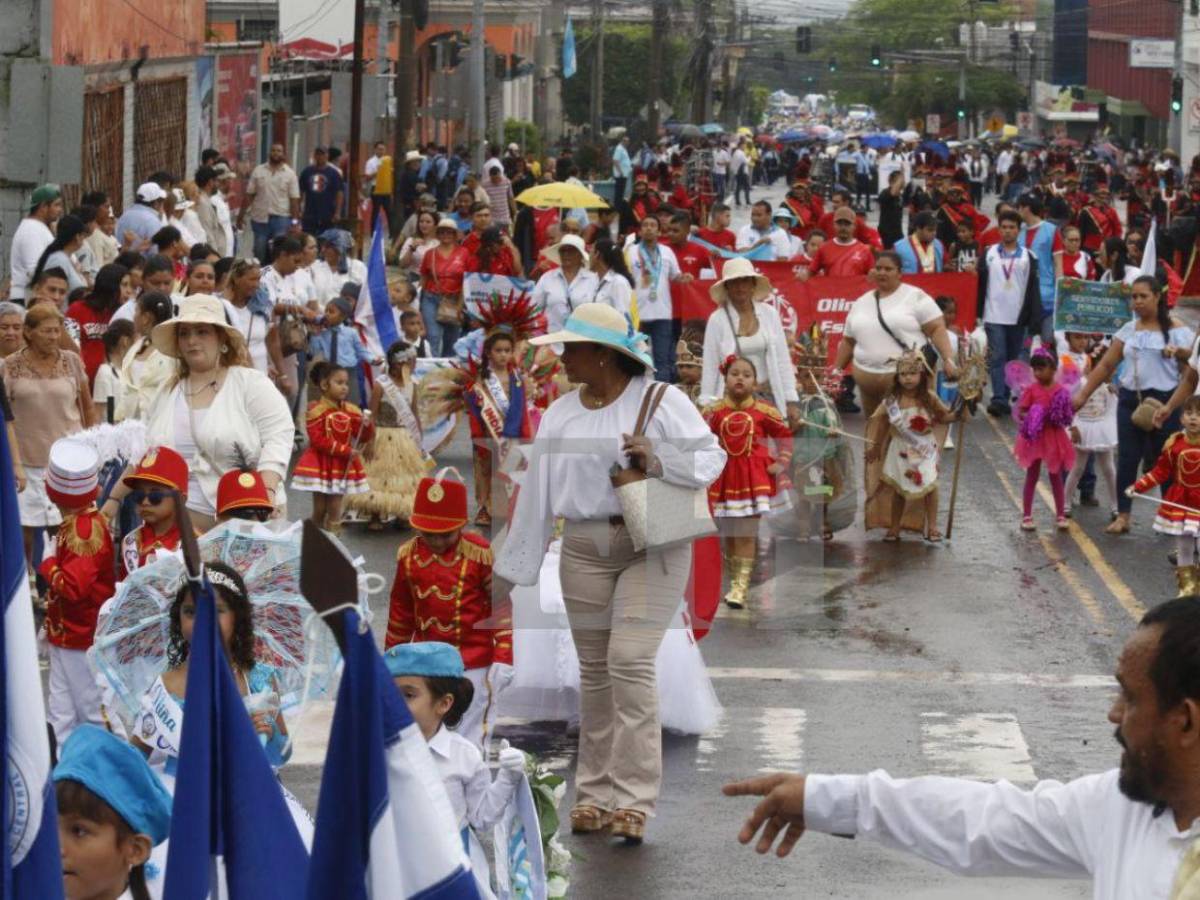 San Pedro Sula se viste de patriotismo y así desfila en los 204 años de independencia patria