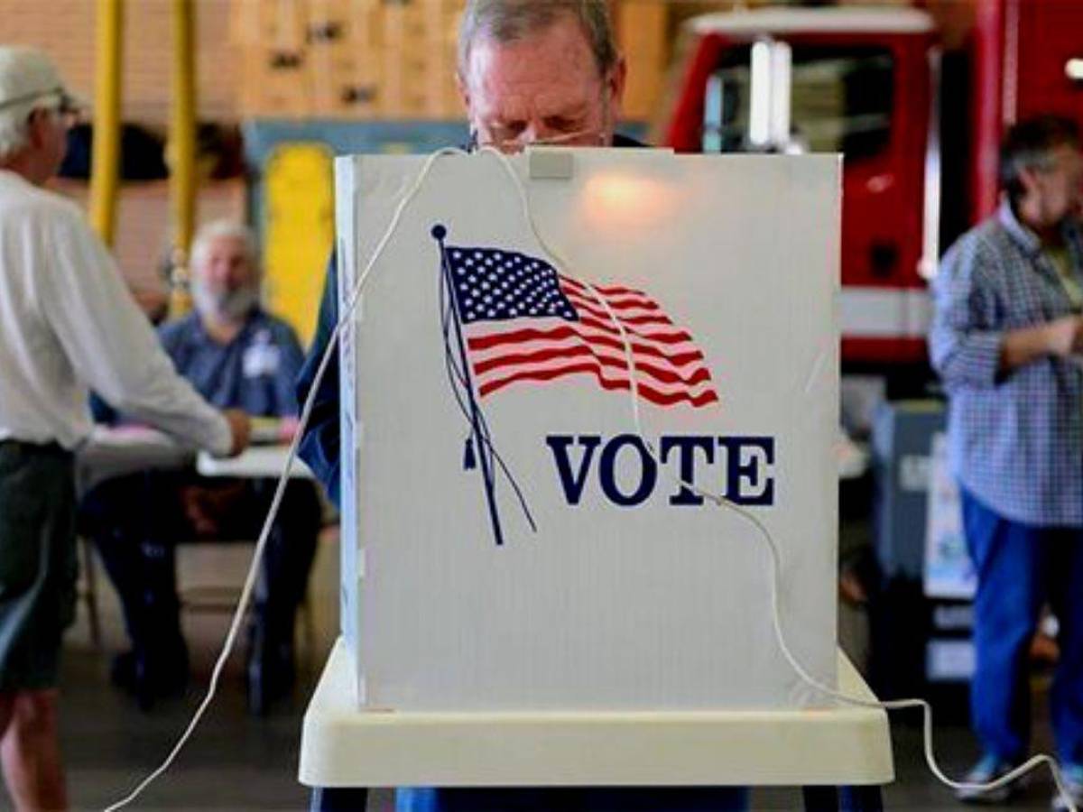 Casi dos tercios de latinos expuestos a desinformación antes de elecciones en EEUU