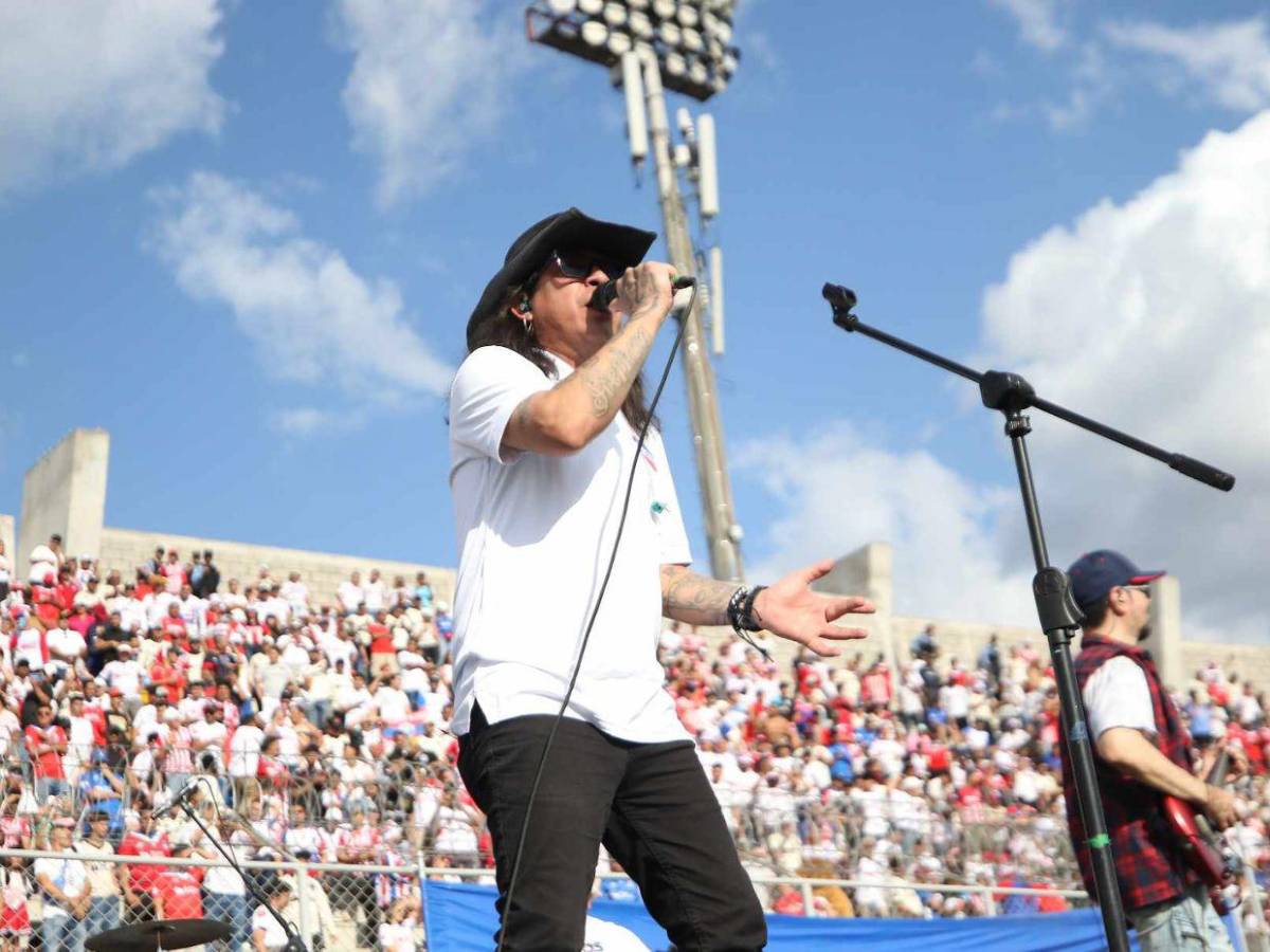 Diablos Negros ponen en ambiente a los aficionados en el Nacional previo a la final