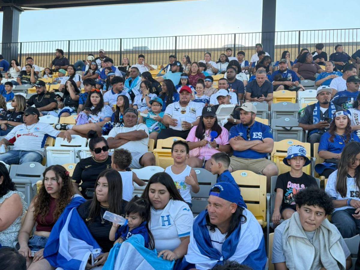 ¡Policías intervinieron! Cancelan partido de tiktokers de Honduras en Houston tras caos en estadio