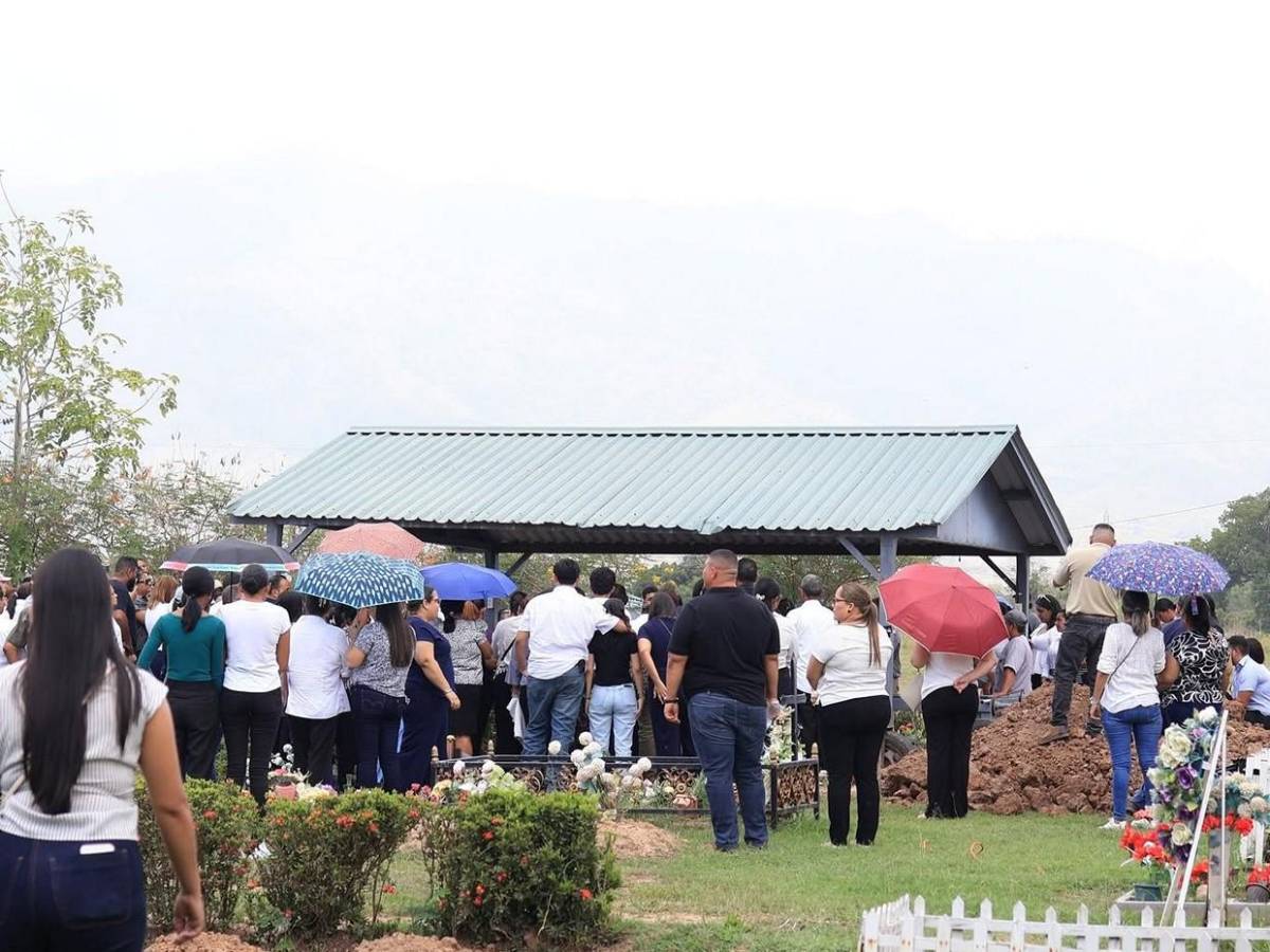 Dan último adiós a Norma Nicoll Ramírez, joven que se lanzó de un bus durante asalto