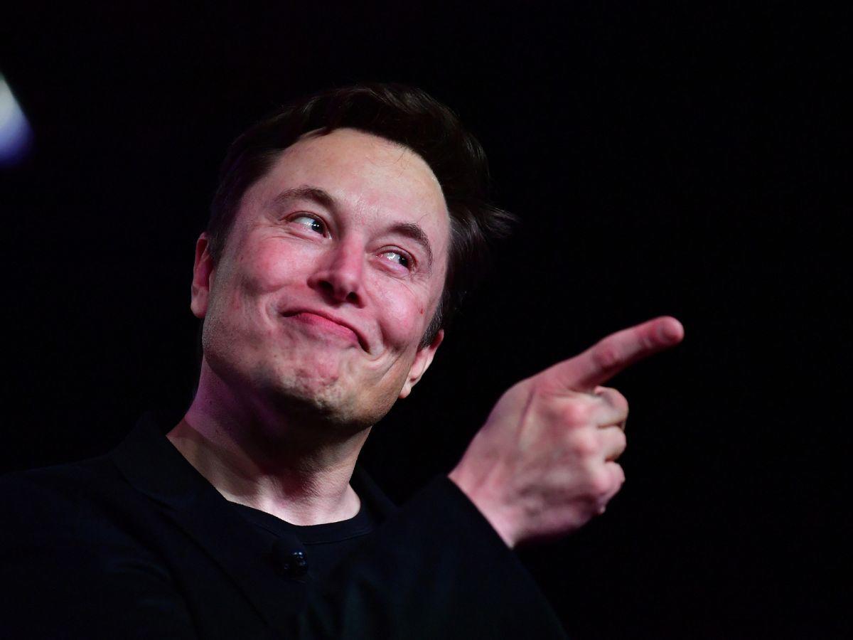 Elon Musk elimina etiqueta “Oficial” en Twitter