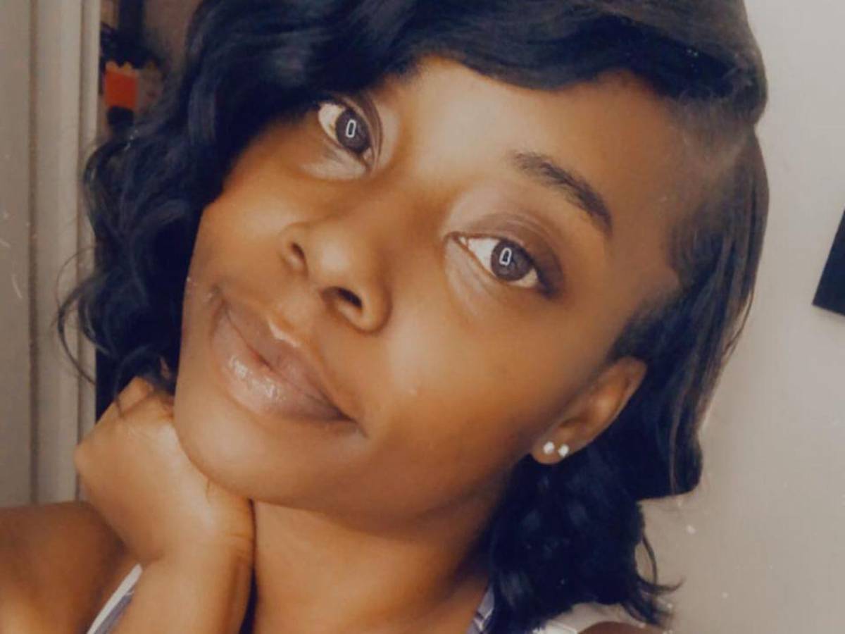 Mujer mató a sus sobrinos y condujo con sus cuerpos en su carro durante un año