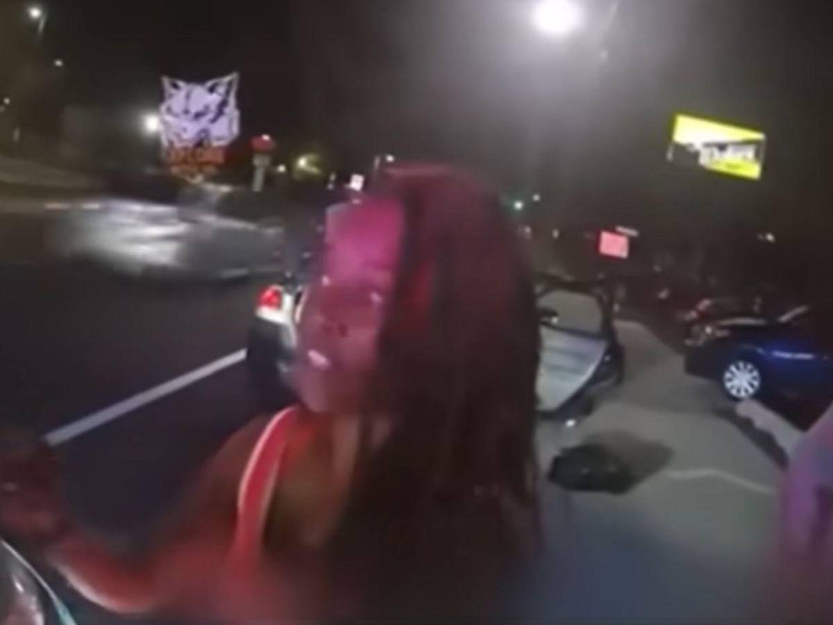 Mujer mató a sus sobrinos y condujo con sus cuerpos en su carro durante un año