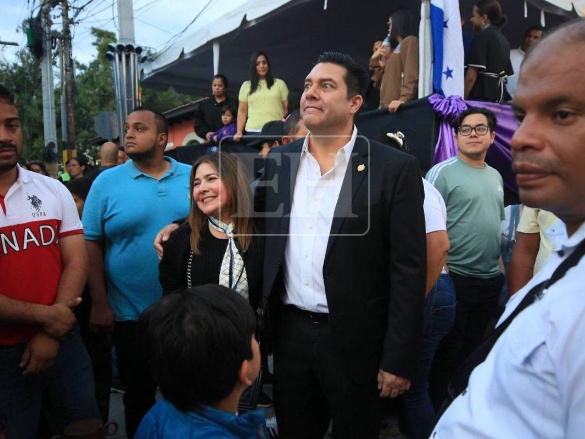 Solemne procesión del Santo Entierro recorre el centro de Tegucigalpa este Viernes Santo