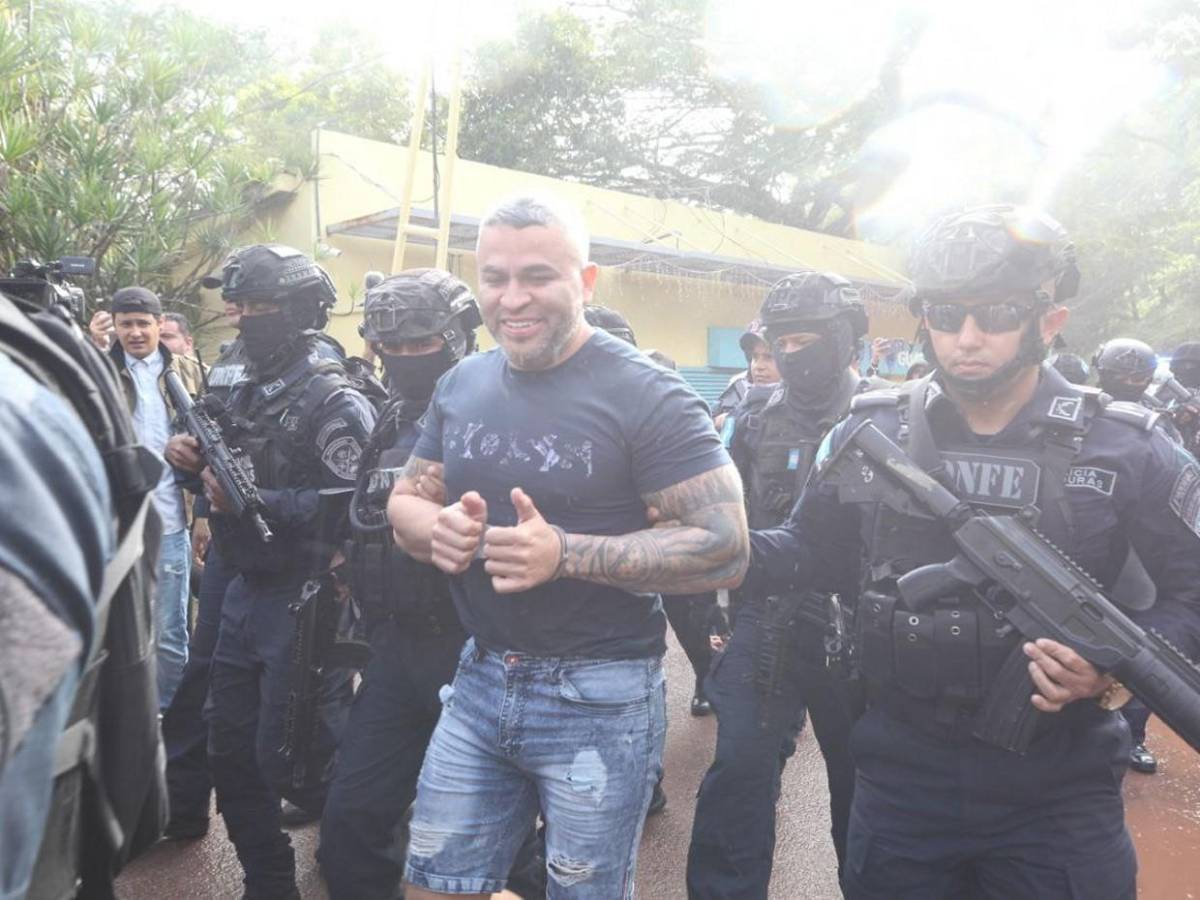 Envían a Támara a extraditables que acudieron a audiencia con “sonrisa de oreja a oreja”