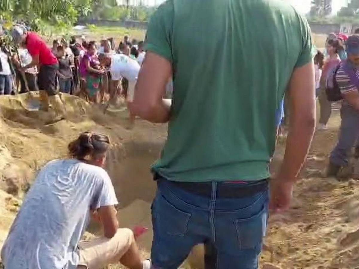 Sepultan a las primeras 13 víctimas de masacre en finca de Rigores, Trujillo
