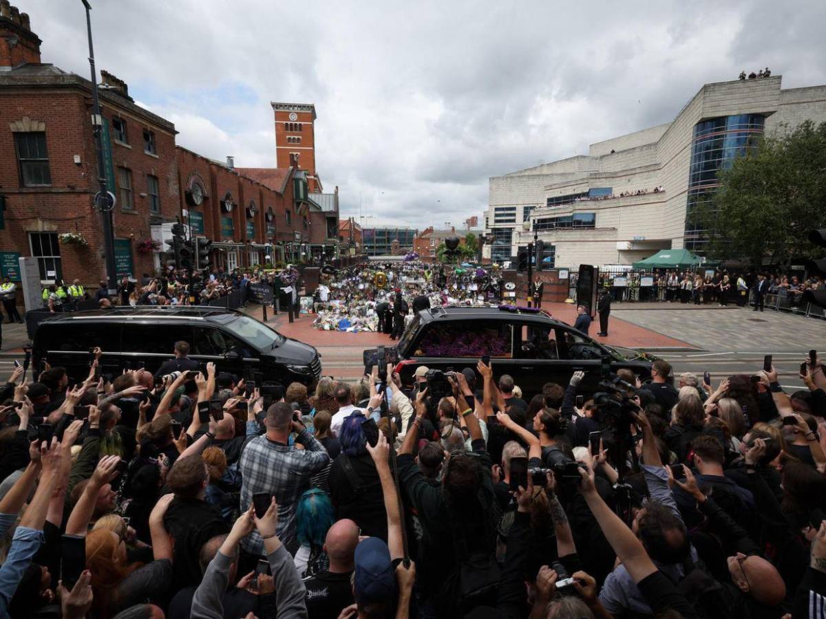 Kelly Osbourne reveló planes de boda sin saber que Ozzy no estaría presente