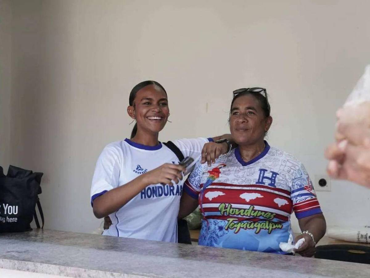 Hondureños tienen ambientazo en el Truman Bodden Sports Complex de Islas Caimán