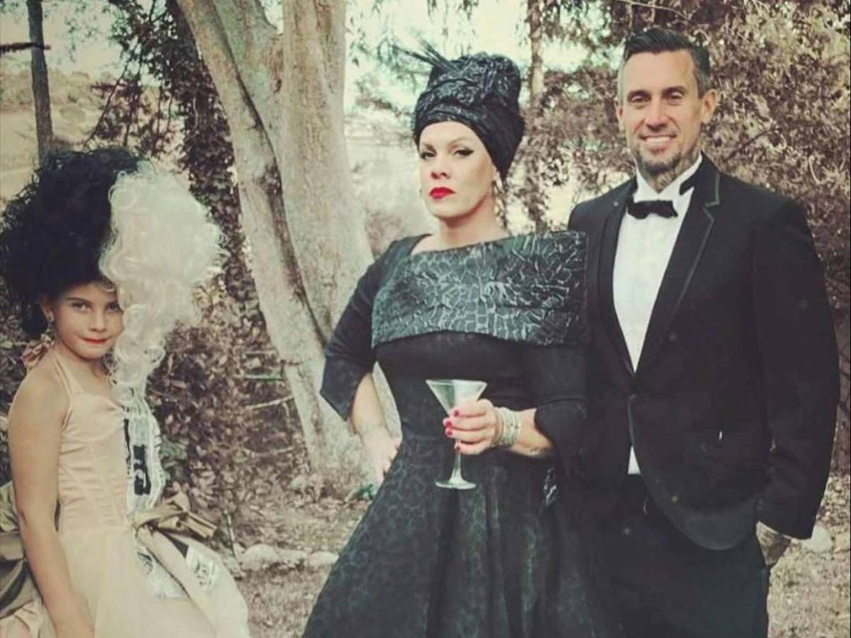 Sola en Nochevieja: la imagen de Pink que preocupa a sus seguidores