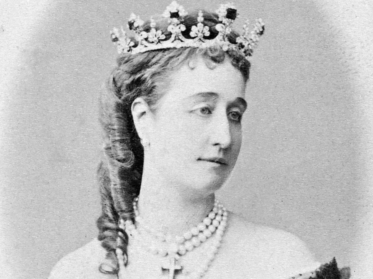 Icono de la moda y exilio: ¿Quién fue Eugenia de Montijo, la última emperatriz de Francia?