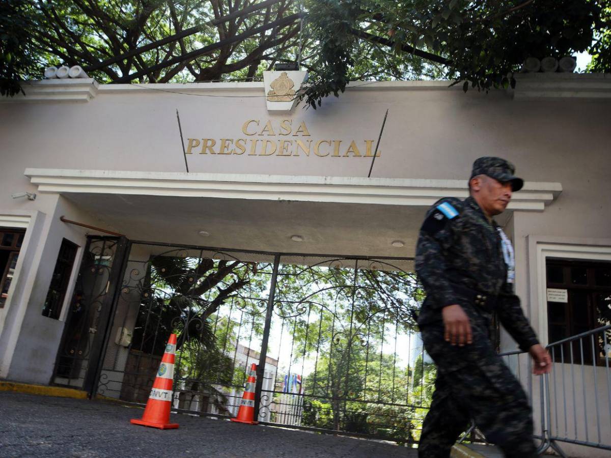 Casa Presidencial queda en calma absoluta luego del revés en las urnas
