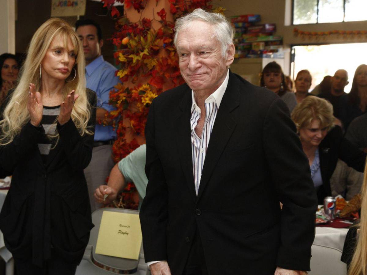 Holly Madison revela lo que vivió a puertas cerradas con Hugh Hefner