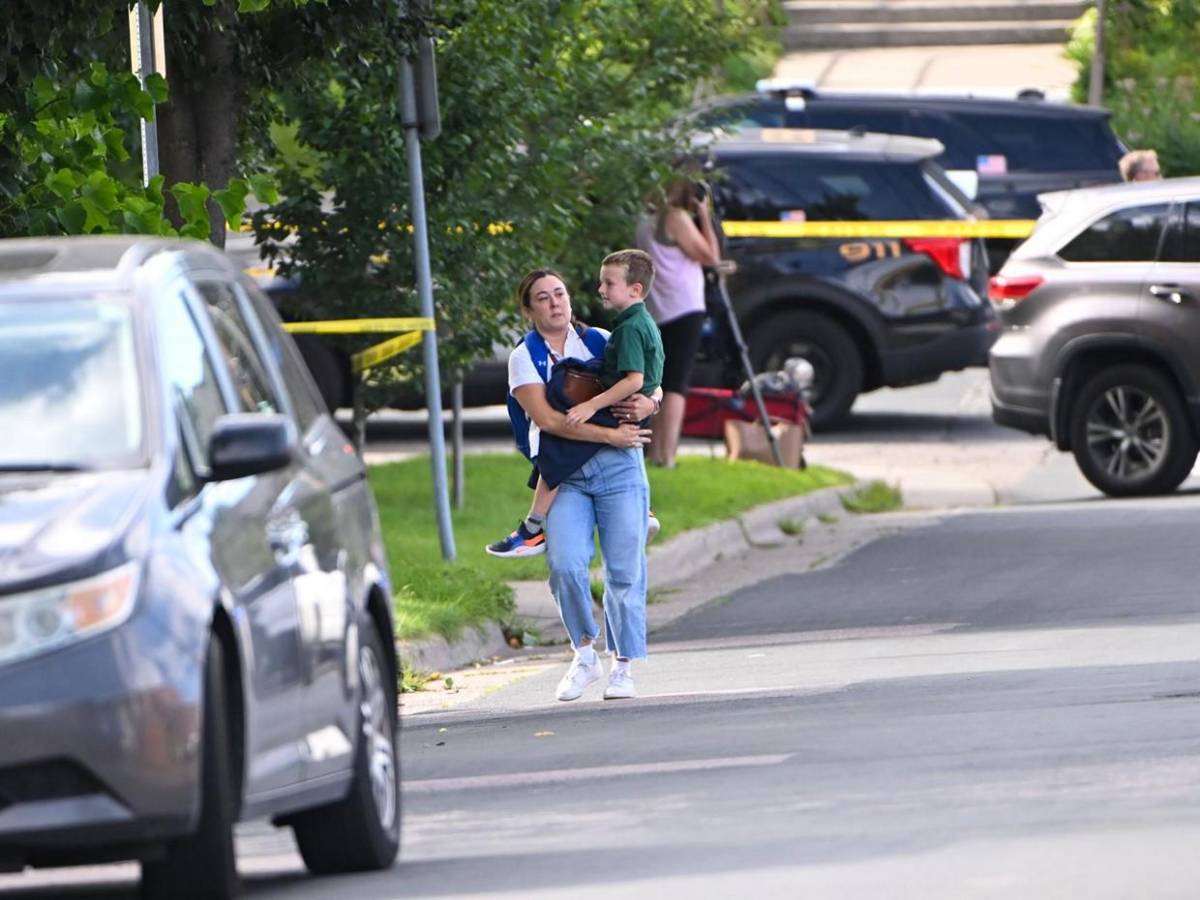 “Mi amigo me salvó”: niño cuenta cómo sobrevivió al tiroteo en escuela de Minneapolis