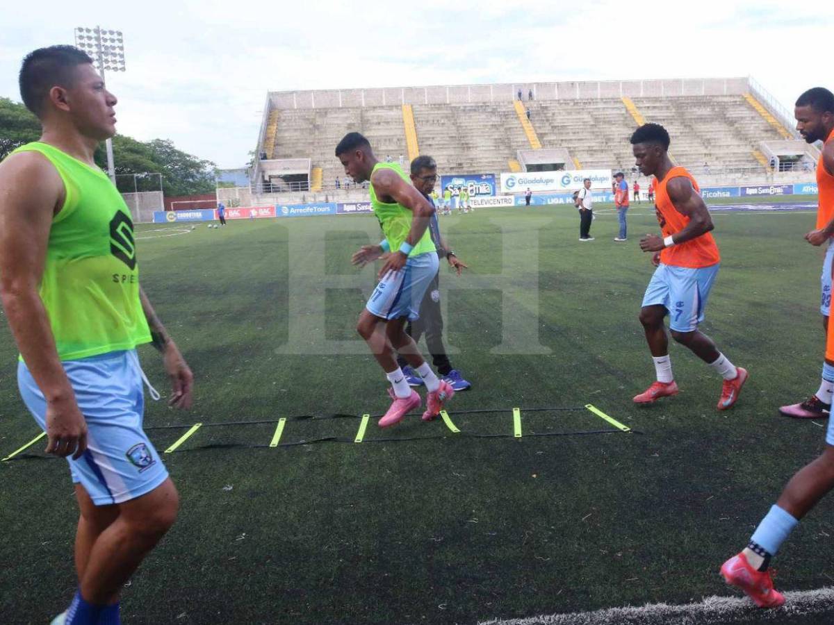En bus comprado con fondos de la Tasa de Seguridad: así se movilizó Génesis PN en su debut en Liga