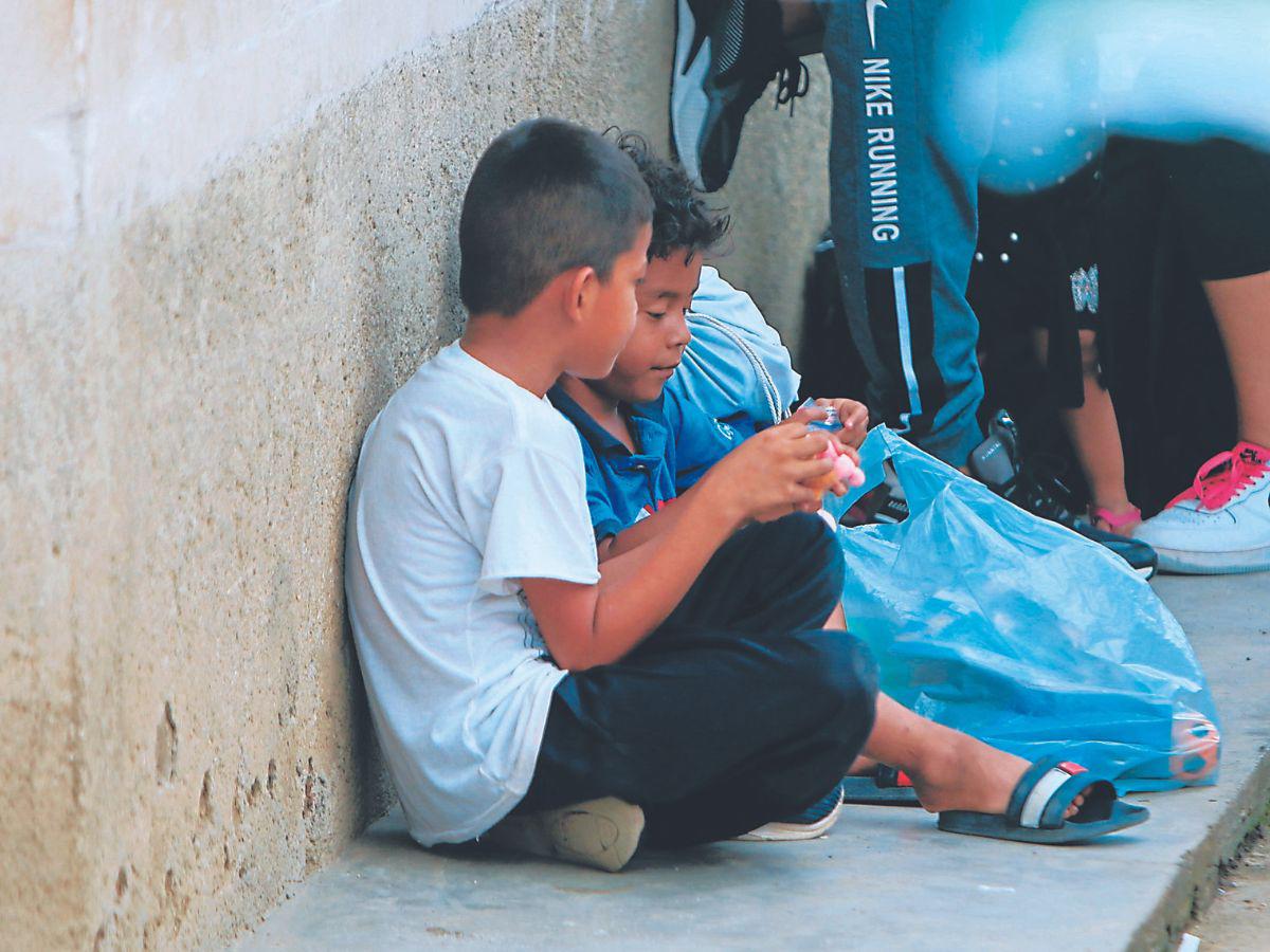 Los menores se exponen a abusos.