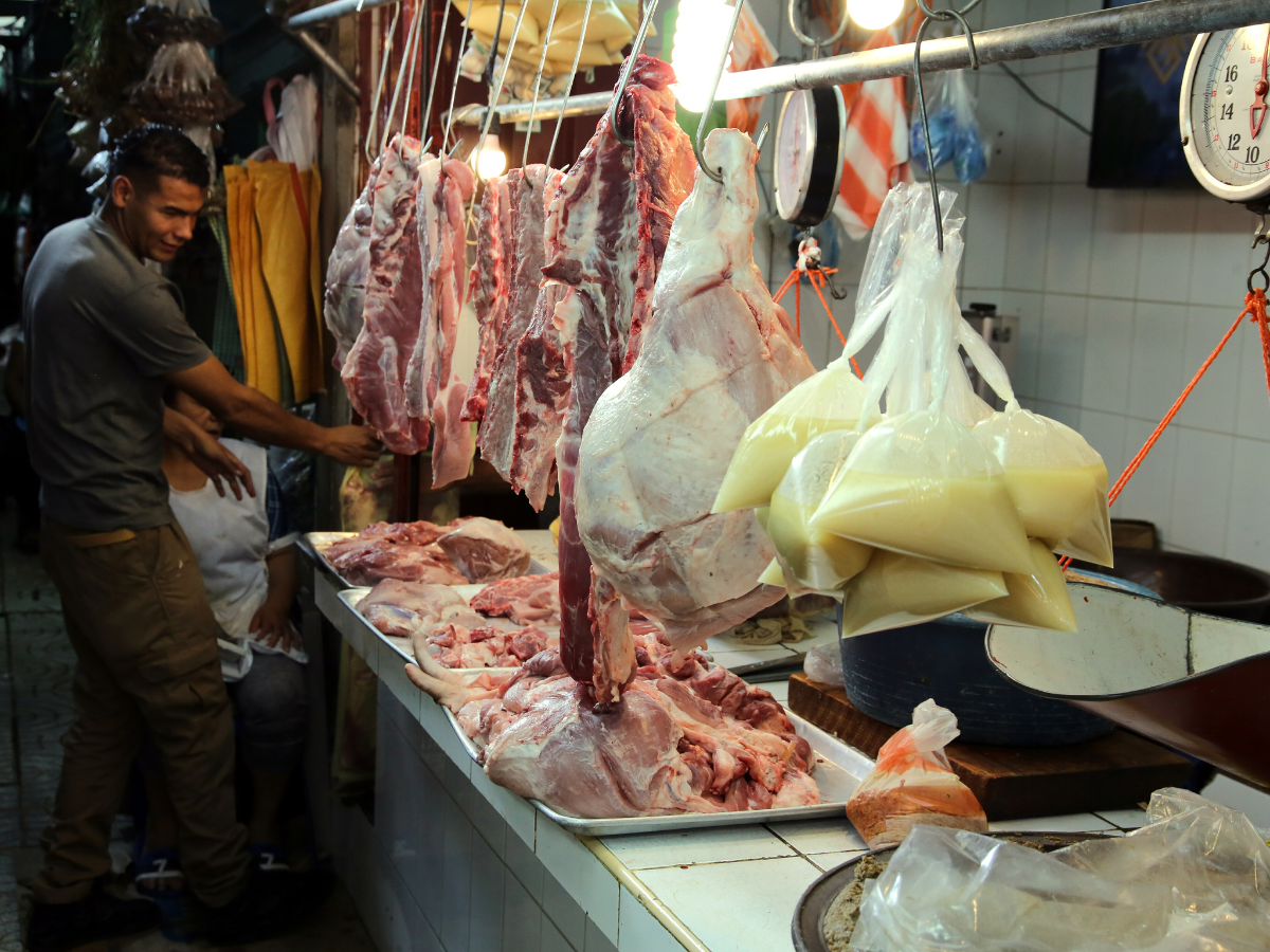 La carne de cerdo, esencial para cualquier platillo, ronda los 70 lempiras por libra; ya hay piernas de cerdo y al mismo precio.