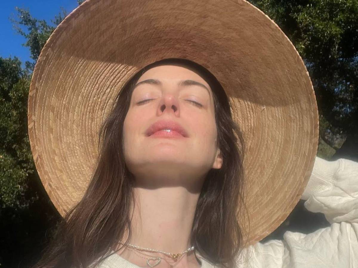 Anne Hathaway: Los 7 hábitos que le permiten lucir una piel impecable a los 42 años