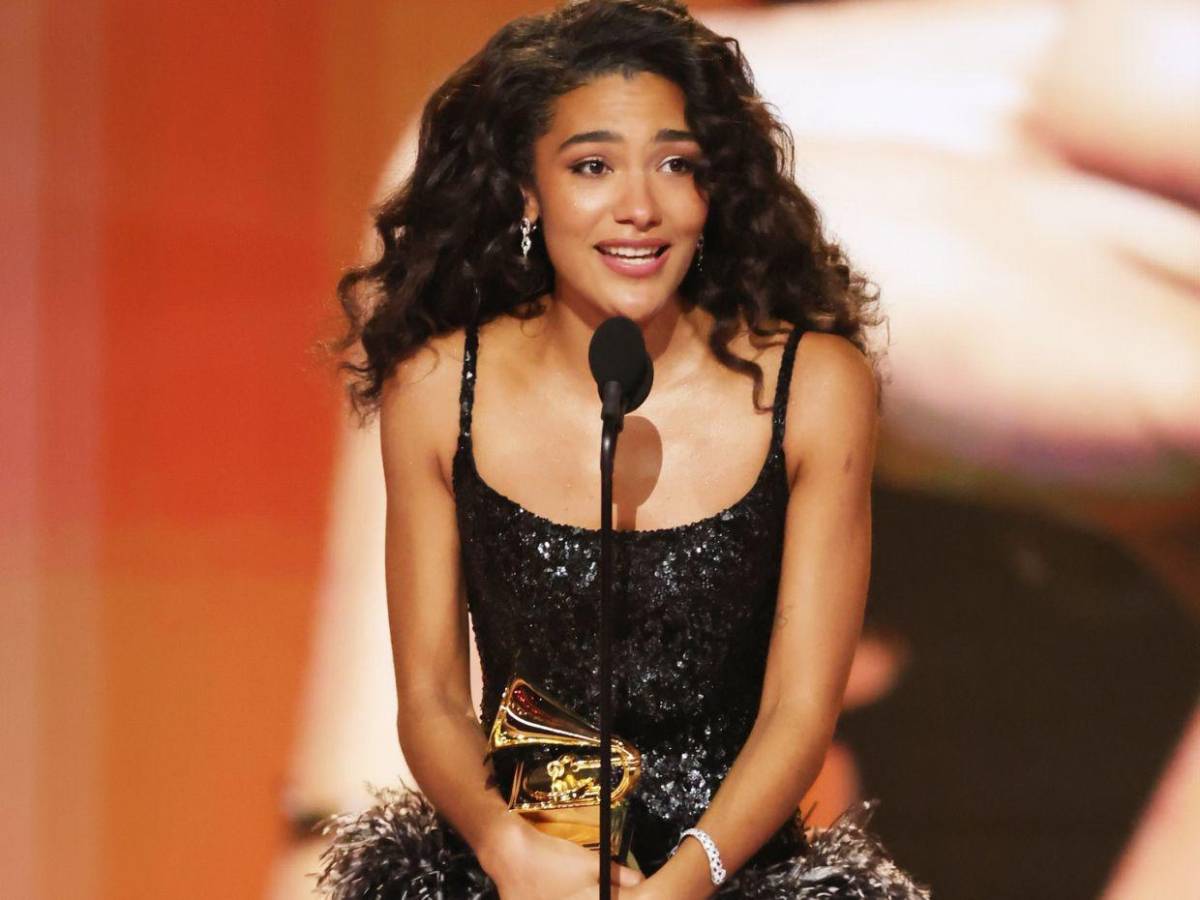 Quién es Olivia Dean, la artista que igualó a Adele con solo 26 años