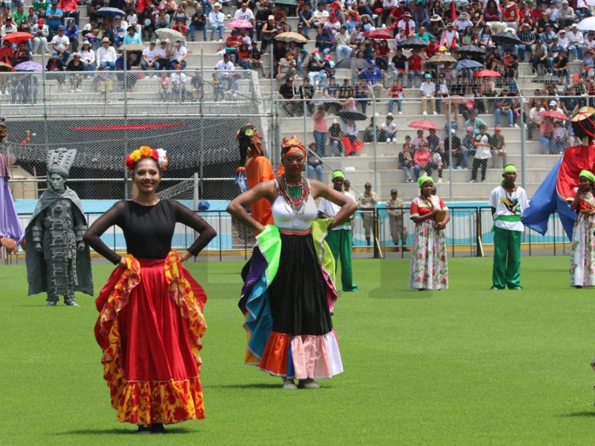 Danzas garífunas y lencas: así estuvo el show cultural de los desfiles patrios 2025