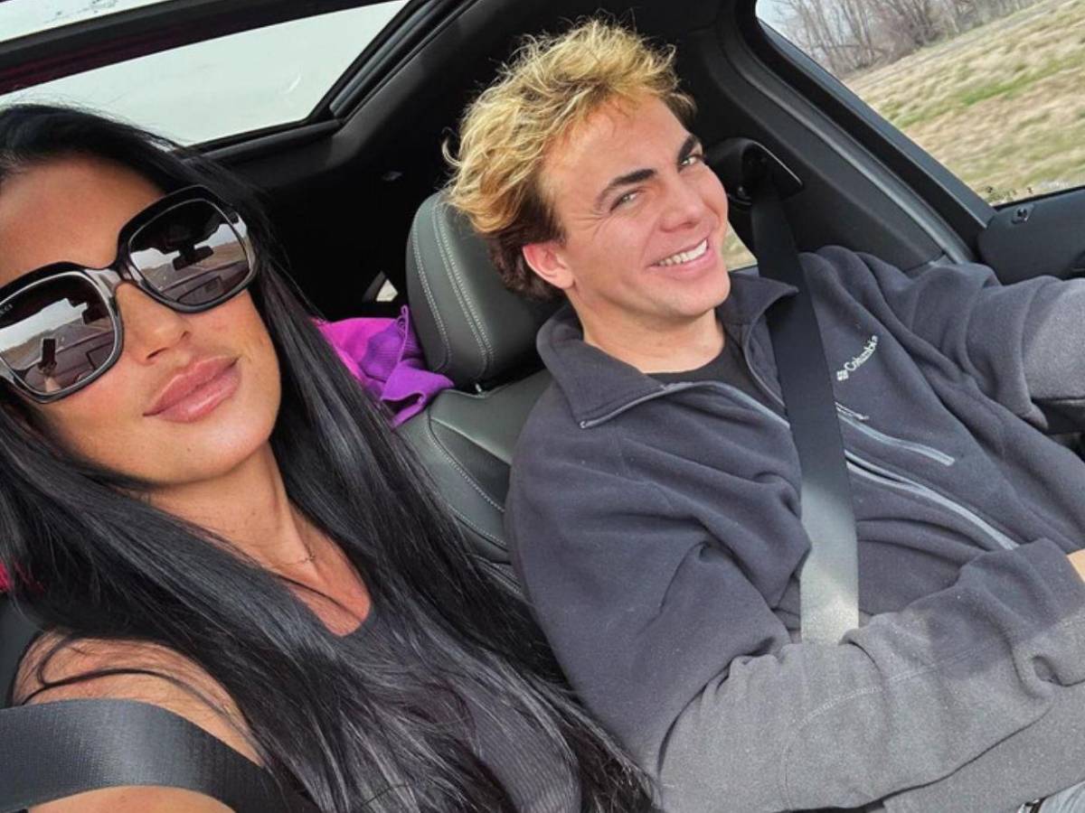 Confirman que Cristian Castro toma leche en biberón a sus 50 años