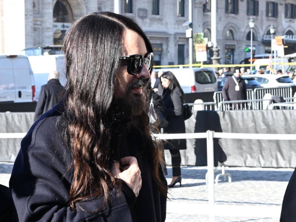 De Anne Hathaway a Donatella Versace: Famosos que asistieron al funeral de Valentino en Roma