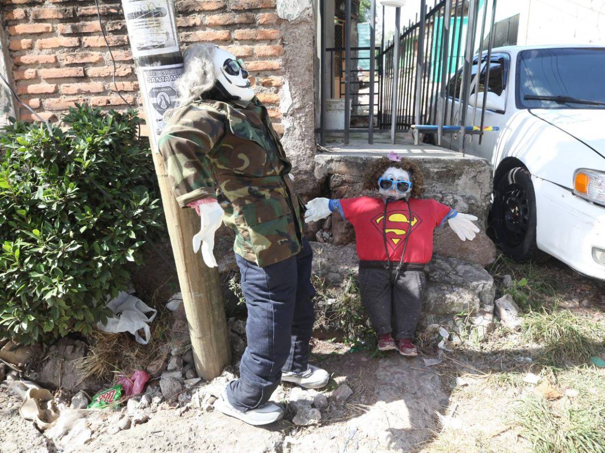 Figuras de líderes políticos dominan los tradicionales años viejos de Tegucigalpa