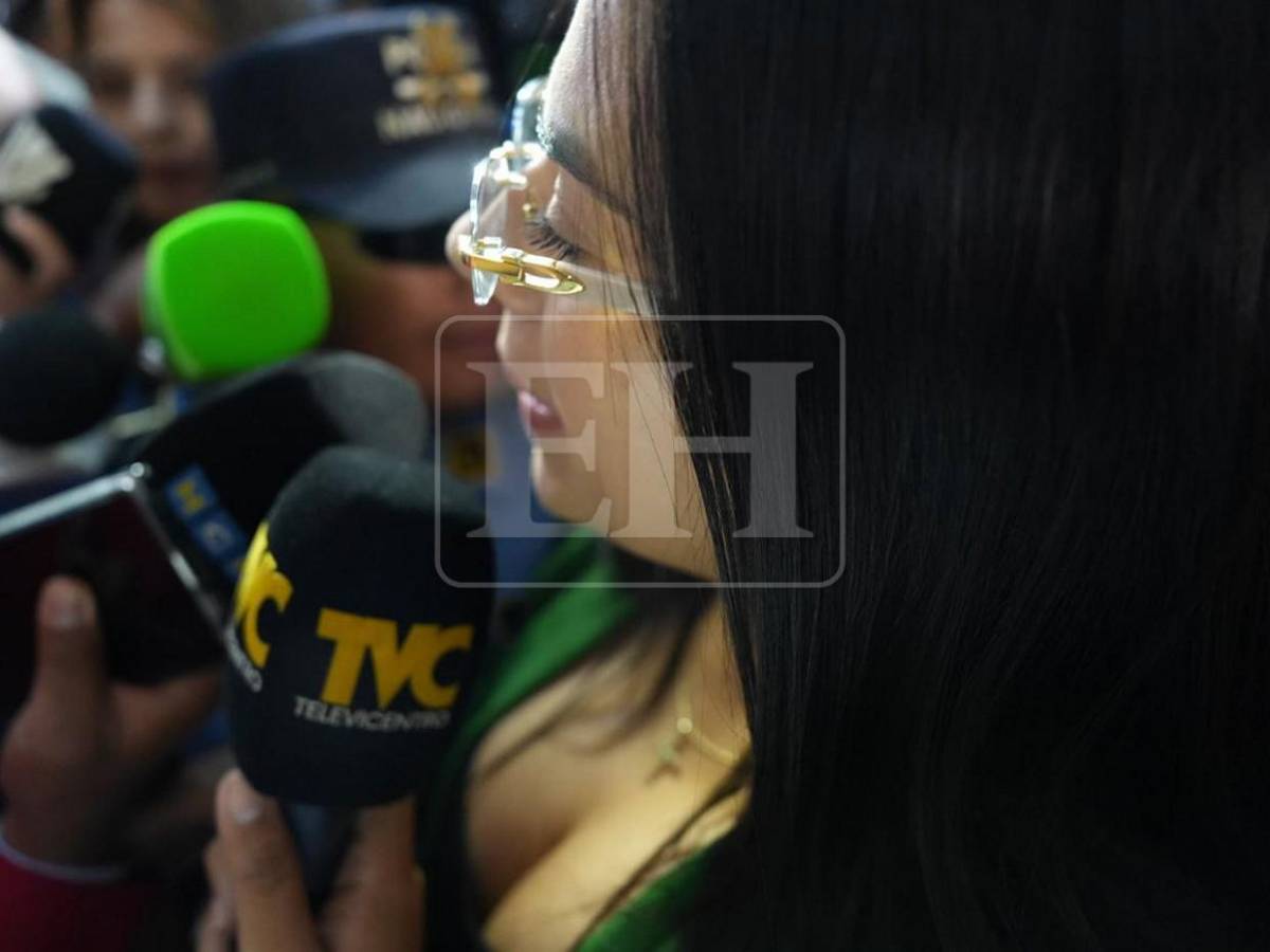 Sonriendo y asegurando no ser corrupta, así llegó diputada Isis Cuéllar a la CSJ