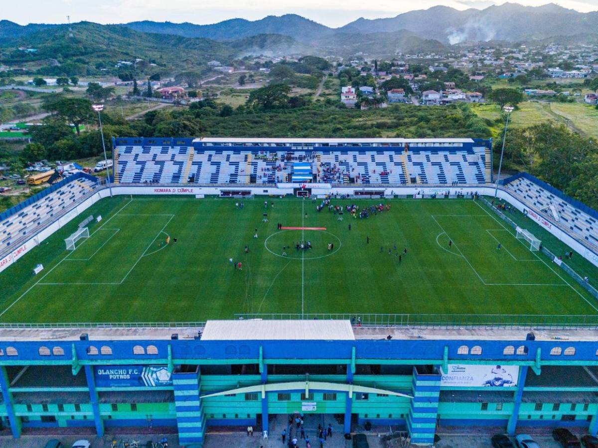 Cuánto costó instalarle grama híbrida a los estadios de Tegucigalpa, SPS, La Ceiba y Juticalpa