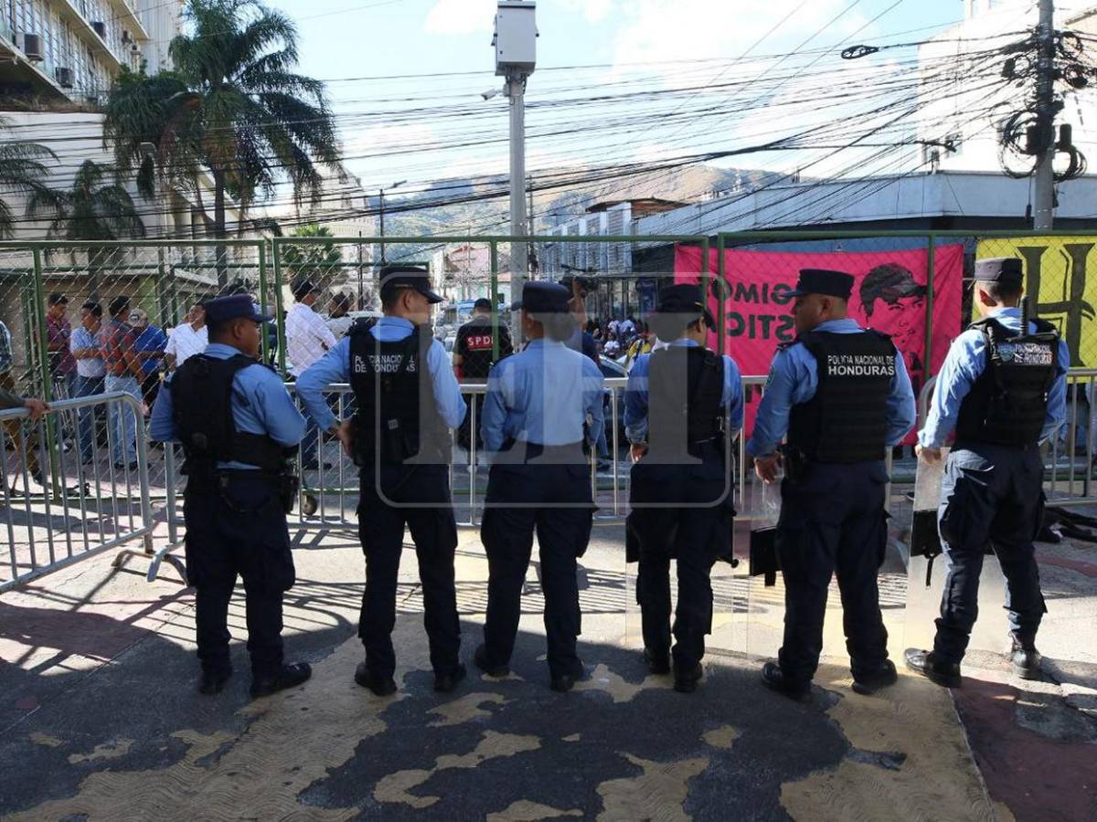 Fuerte blindaje militar y policial rodea el Congreso Nacional previo a sesión