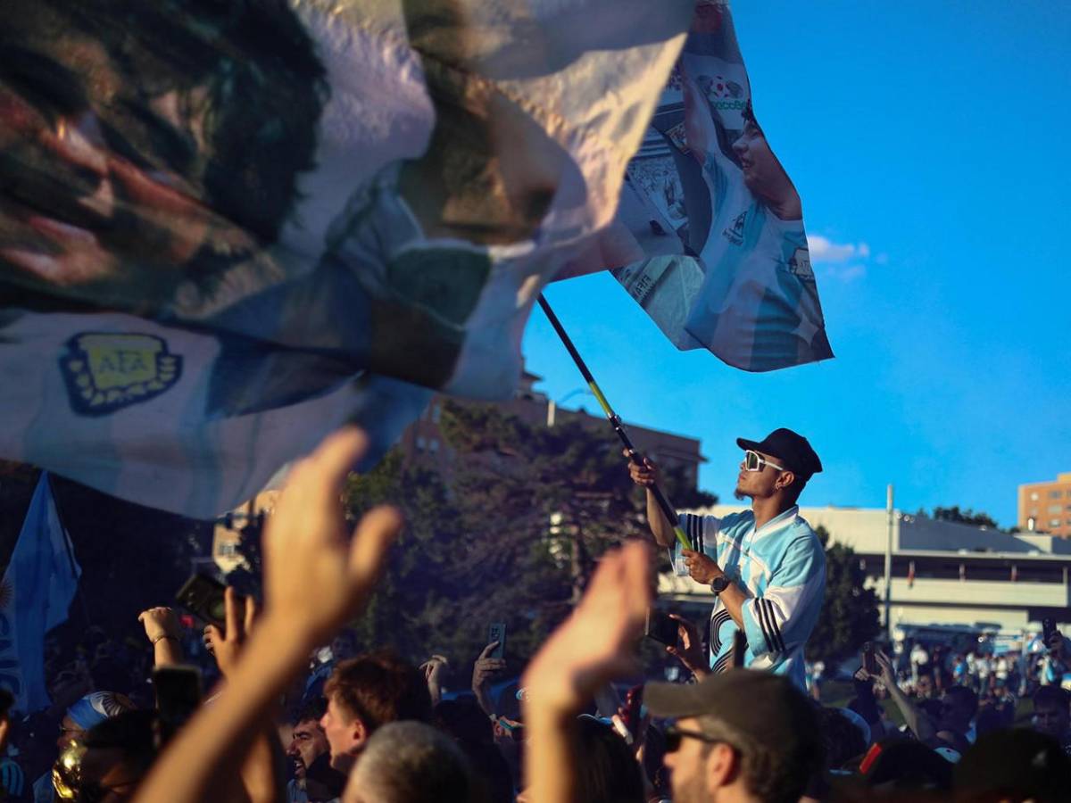 De blanco y celeste se pinta la ciudad de Kansas para el banderazo Argentina vs Argelia