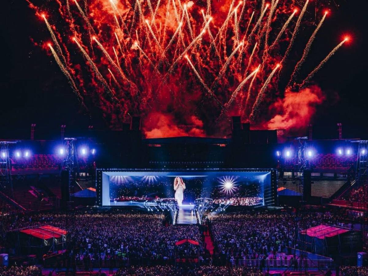 A dos shows de cerrar su residencia centroamericana, Shakira celebra aniversario de la gira