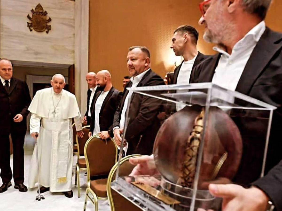 Messi, Modrić y otros 'cracks' del fútbol que conocieron al papa Francisco Messi, Modrić y otros 'cracks' del fútbol que conocieron al papa Francisco