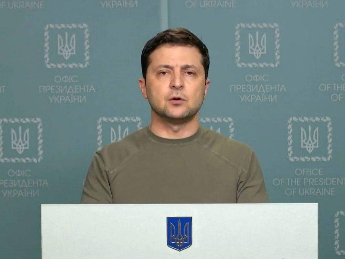 Zelenski invita a europeos con “experiencia de combate” a luchar por Ucrania