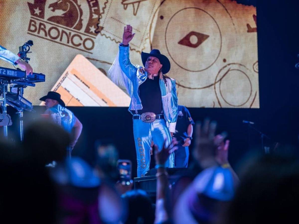 De Adoro a Libros tontos: El setlist oficial del concierto de Bronco en Honduras