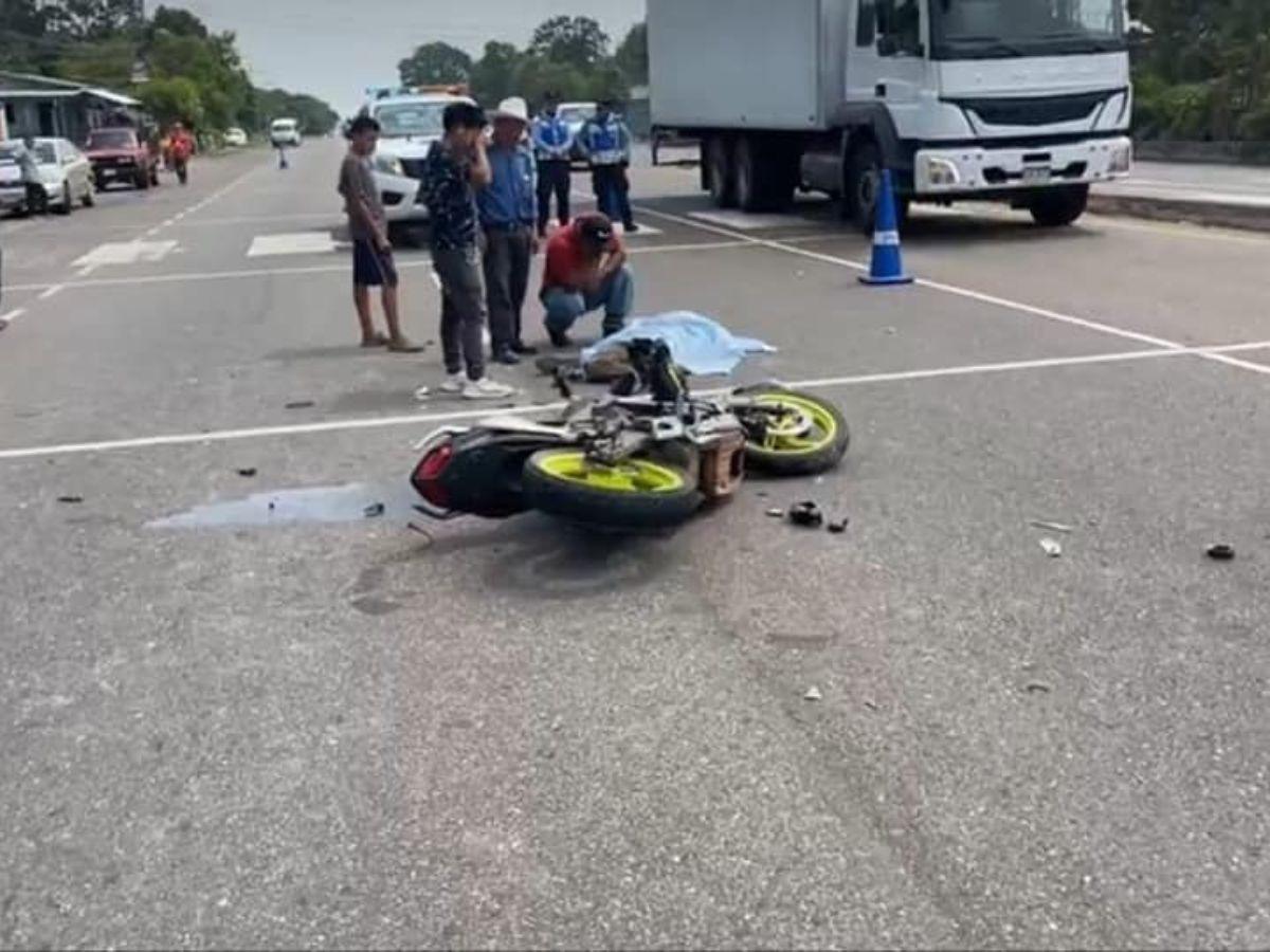 Motociclista muere el ser embestido por una rastra en Santa Cruz de Yojoa