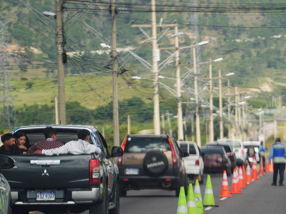 Vacacionistas retornan a sus hogares tras concluir el Feriado Morazánico