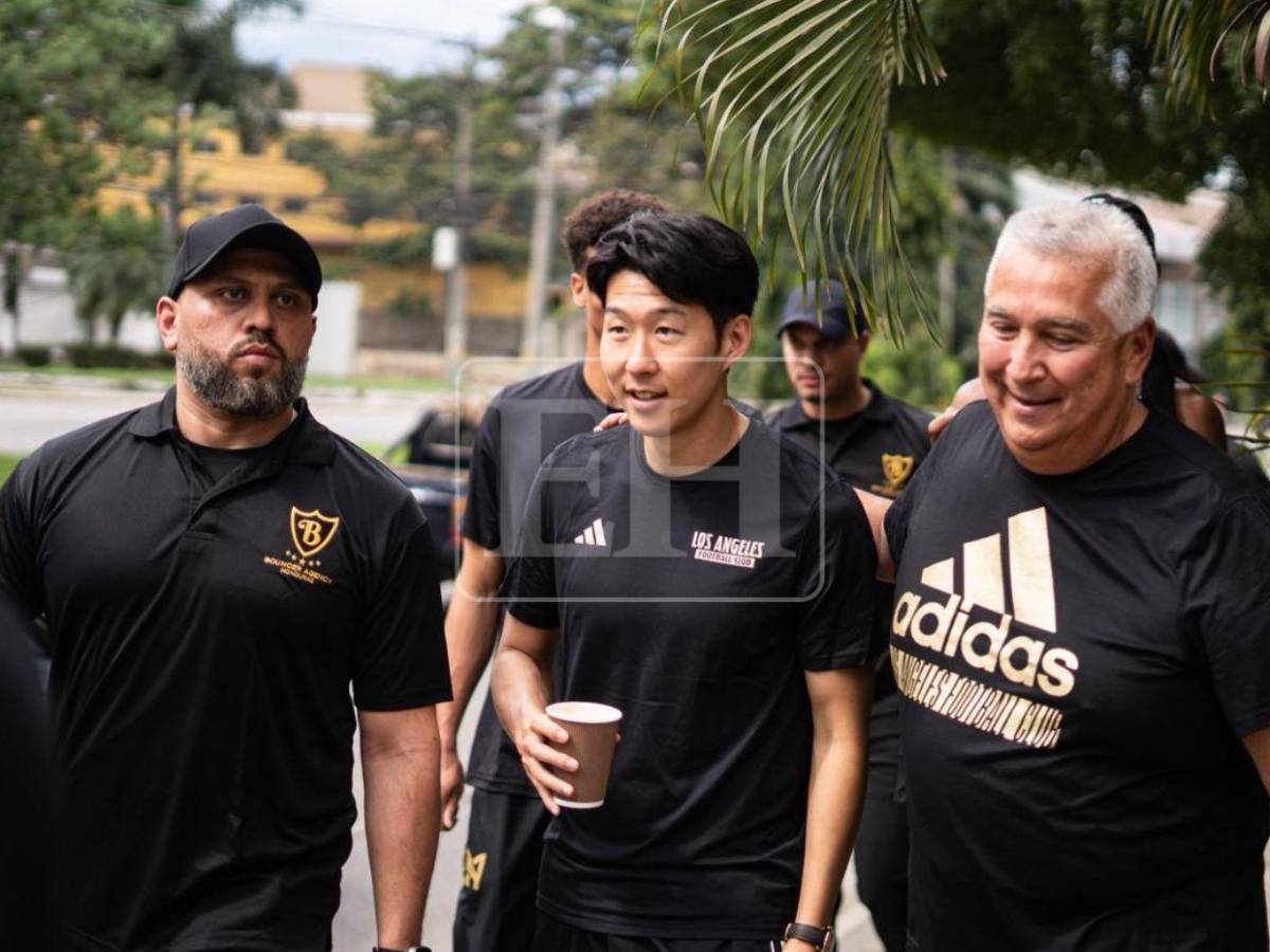 Son Heung-Min y Hugo Lloris caminan por calles de SPS, compran en café y esto gastaron