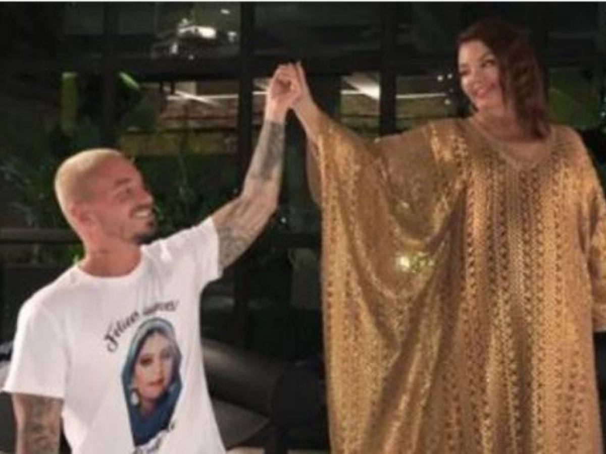 J Balvin pide oración por su madre interna por covid-19