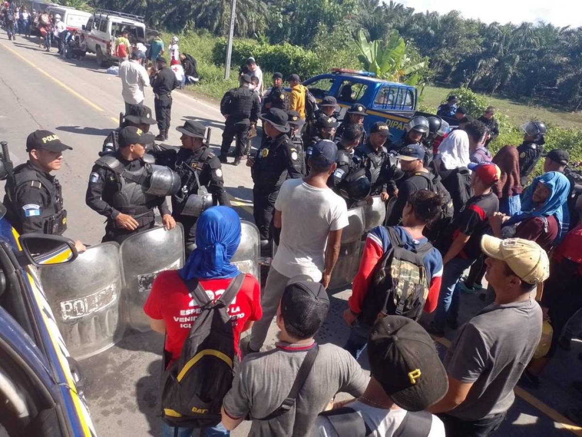Guatemala devuelve a Honduras caravana de 600 migrantes, la mayoría venezolanos