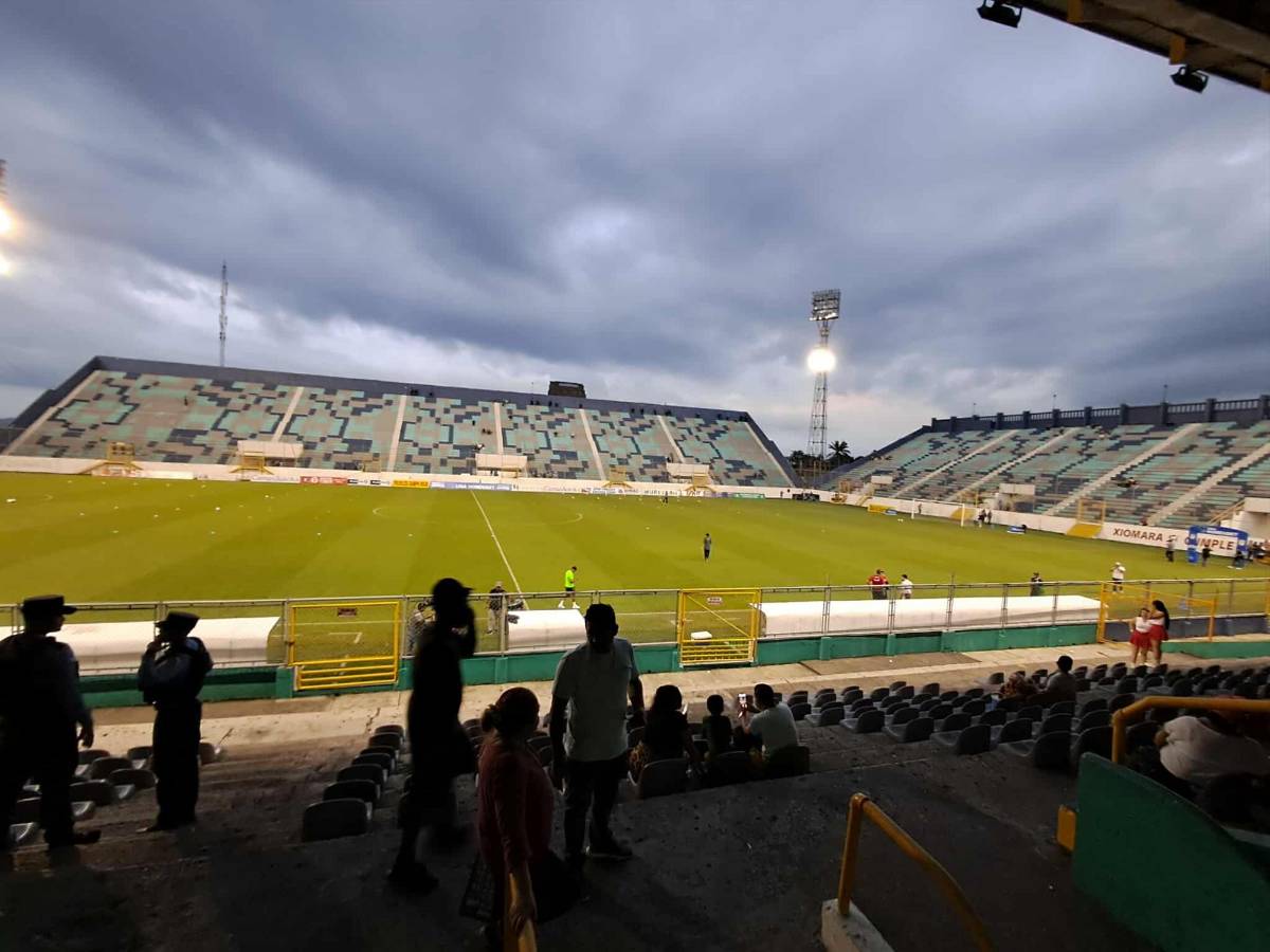 Marathón tapó el escudo del Real España en los camerinos del Morazán: Causó indignación