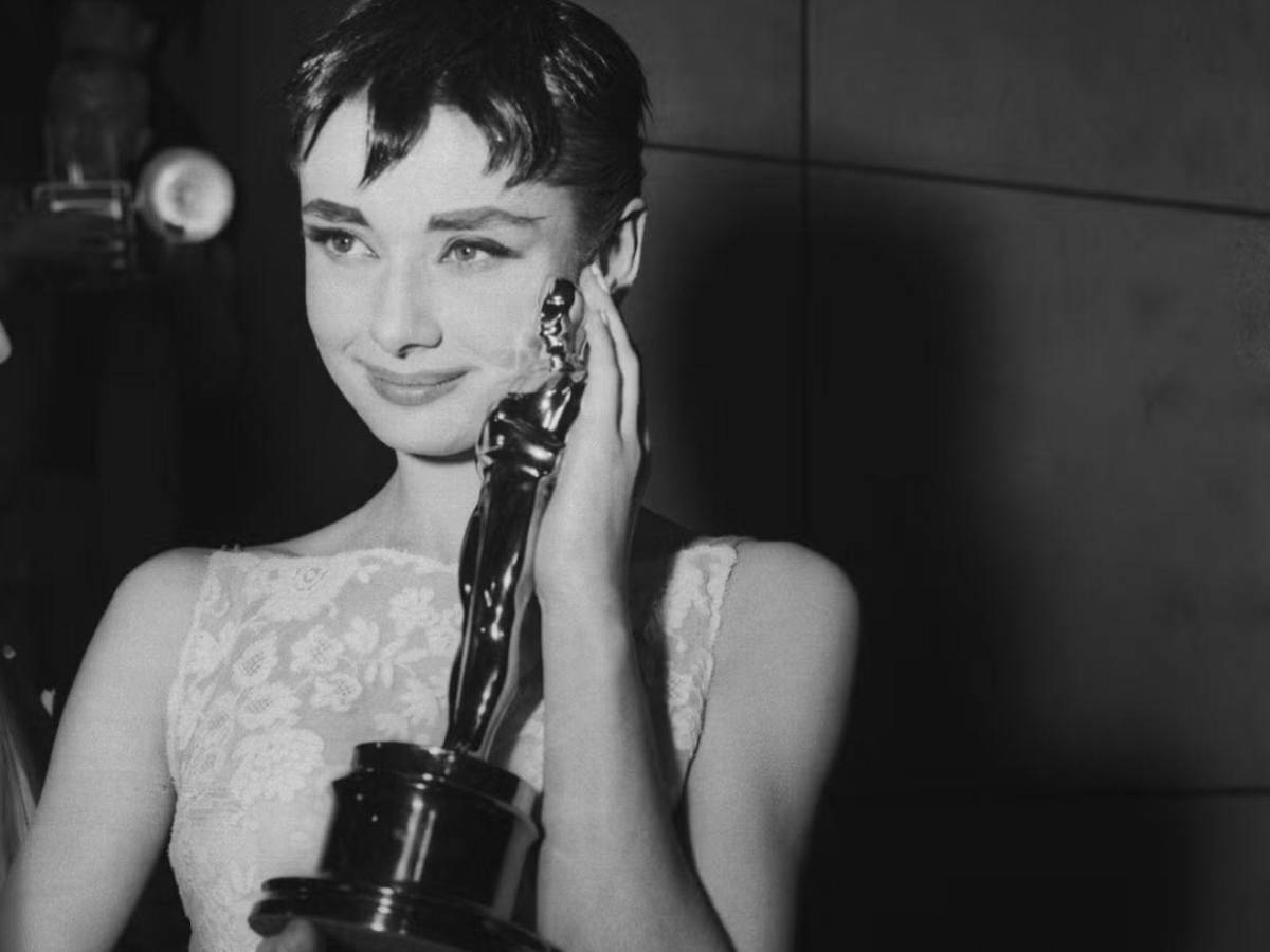 Lily Collins interpretará a Audrey Hepburn en película