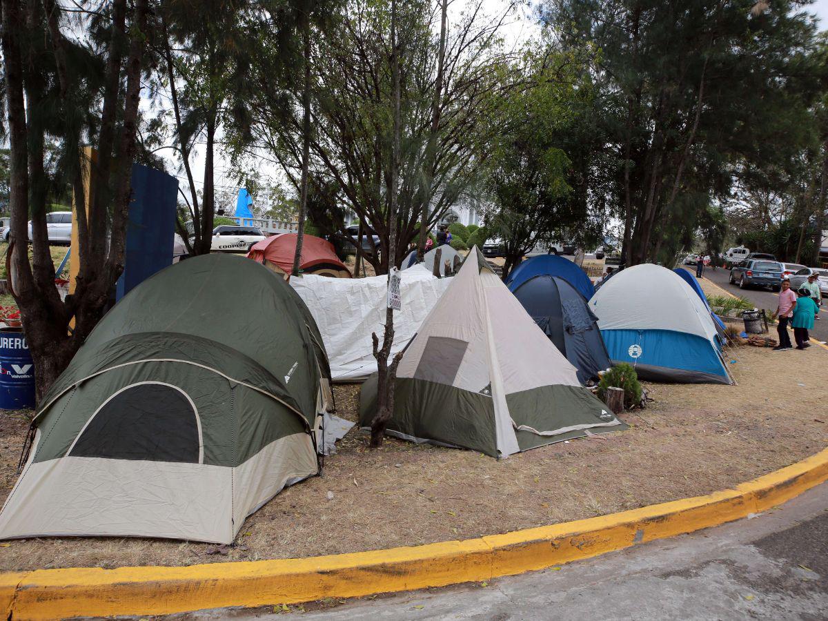 Además de los puntos donde Copeco instaló sus carpas, habrá otros lugares donde las familias podrán instalar sus propios campamentos.
