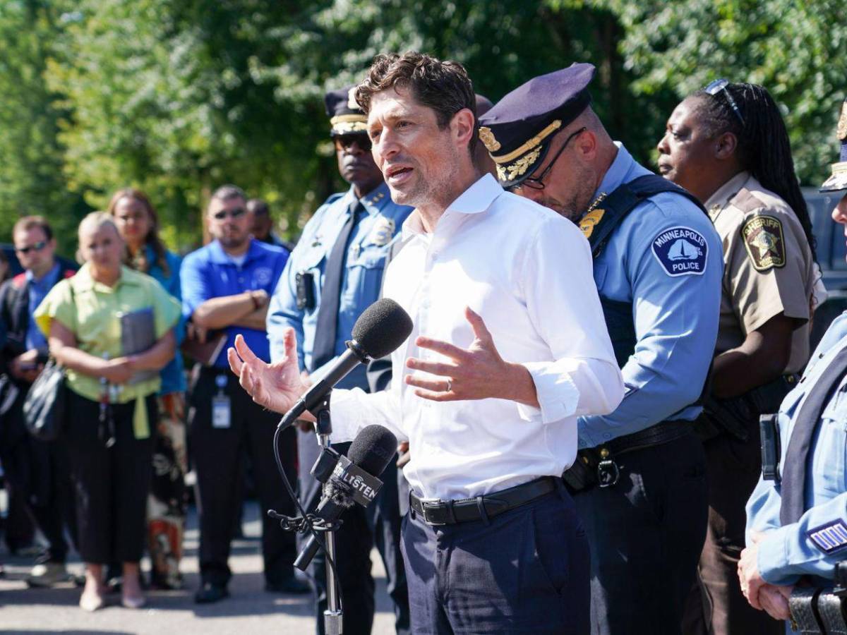 Dos niños muertos y 17 heridos: así fue el tiroteo en escuela católica de Minneapolis
