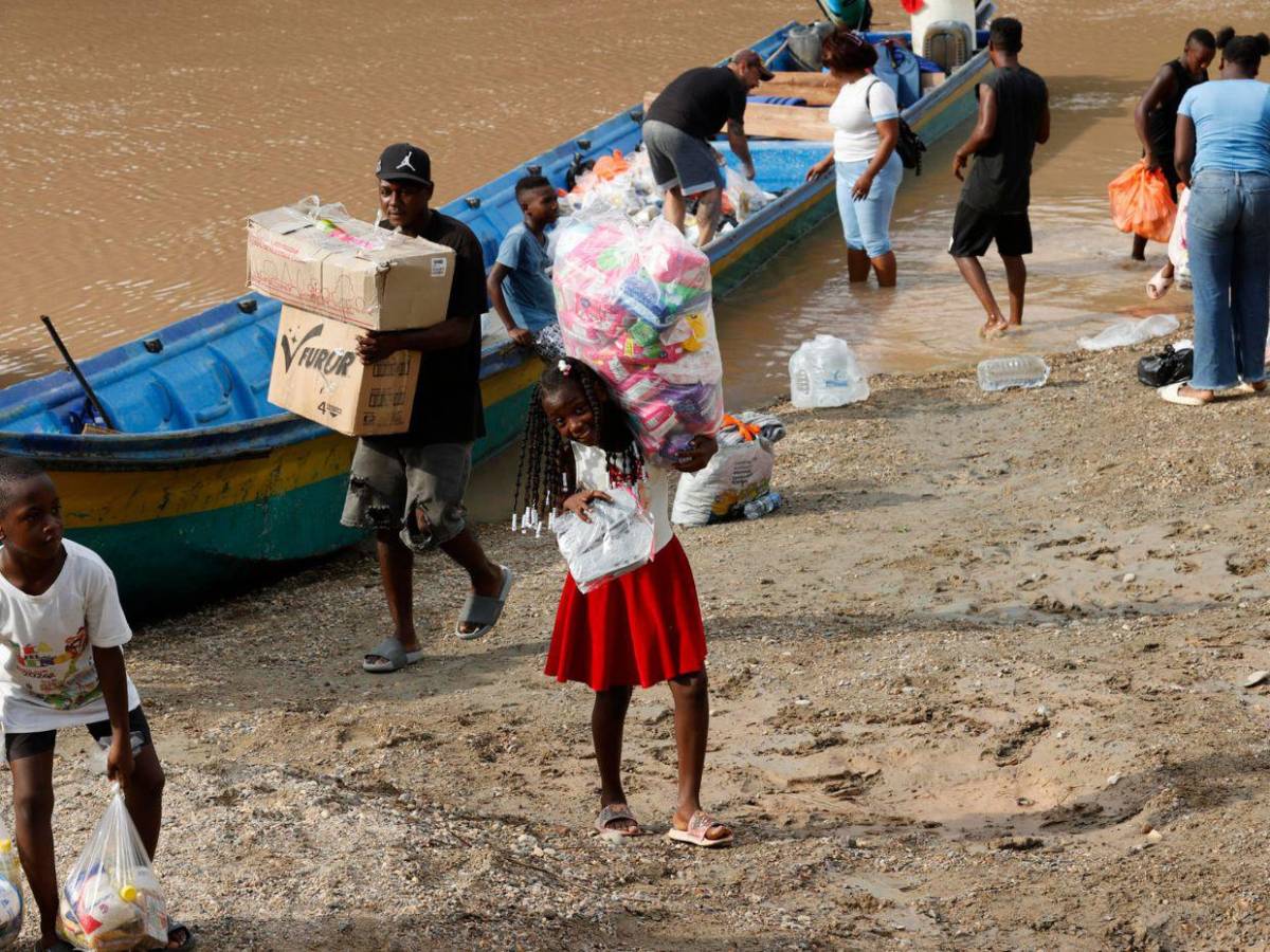 Sin luz ni agua: así vive una comunidad en Colombia seis días después del terremoto