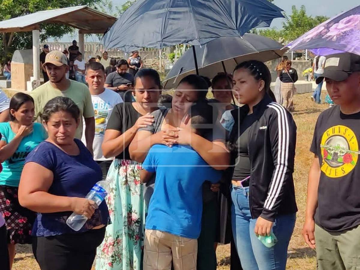 Nos dejas un vacío: dura despedida a las víctimas de la masacre en Trujillo