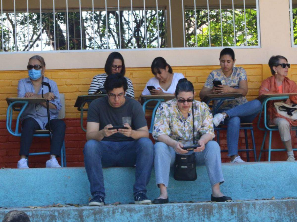 ¡Sin maletas electorales! Retraso en entrega de material mantiene en vilo a la población