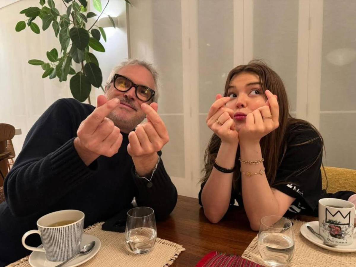 Hija de Alfonso Cuarón recibe ola de críticas por concierto de Dua Lipa: Nepobaby sin talento