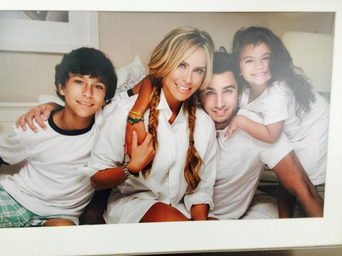 Te llevo conmigo, hijo mío, en cada respiro: los mensajes de Aylín Mujica tras la muerte de su hijo